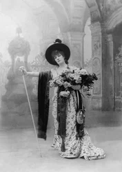 Sarah Bernhardt dans le rôle-titre de la pièce La Tosca de Victorien Sardou, Paris, 1887
